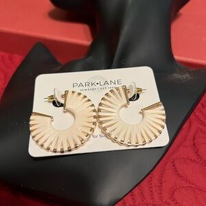 Parkland Canyon Raffia style hoop earrings.  New without tags!